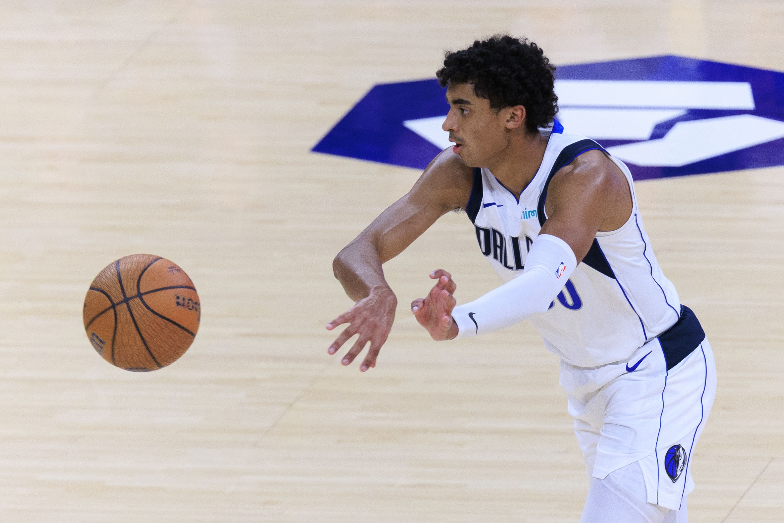 麻将胡了官网-难阻失利！克里斯蒂9中5拿到16分4板4助 三分6中3