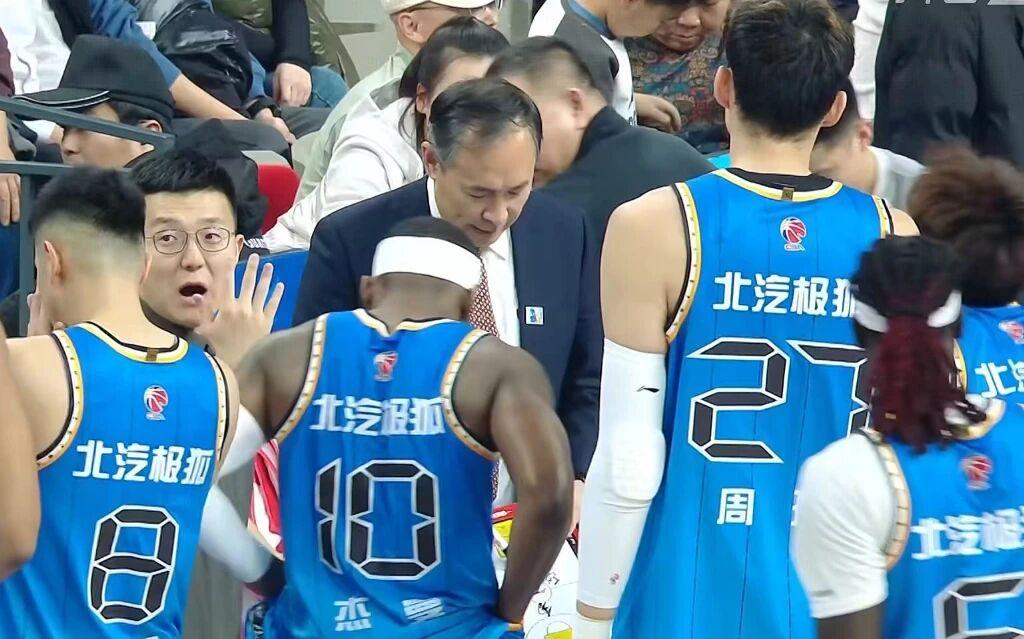 麻将胡了-北京男篮继续追逐戴维斯 杨鸣力挺杜锋 曾繁日拳击刘全兴下体被罚